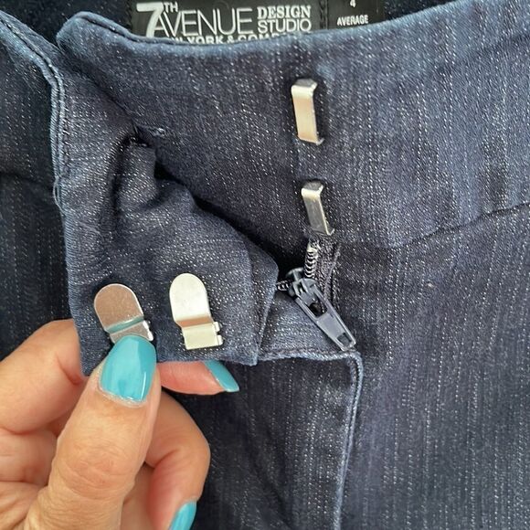 7th Avenue New York‎ & Co. Design Studio Jeans. Size 4 Regular - Picture 5 of 6